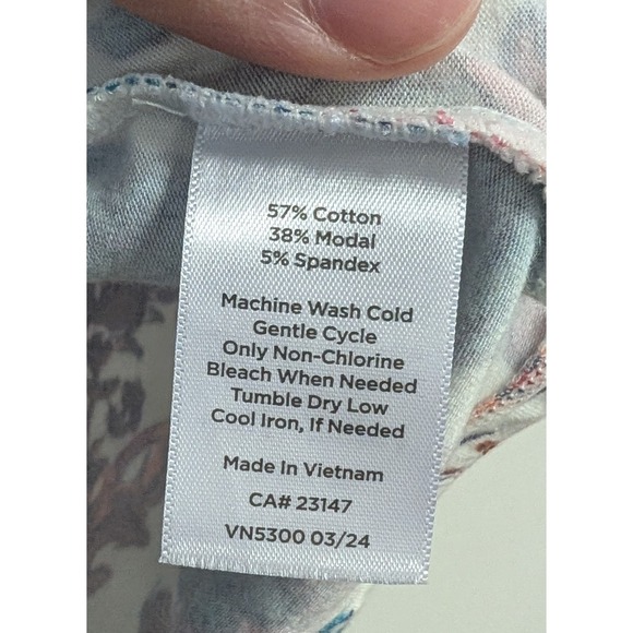 T by Talbots Supersoft Jersey Long Sleeve Shirt Everyday Poetic Floral M Petite - Picture 7 of 8